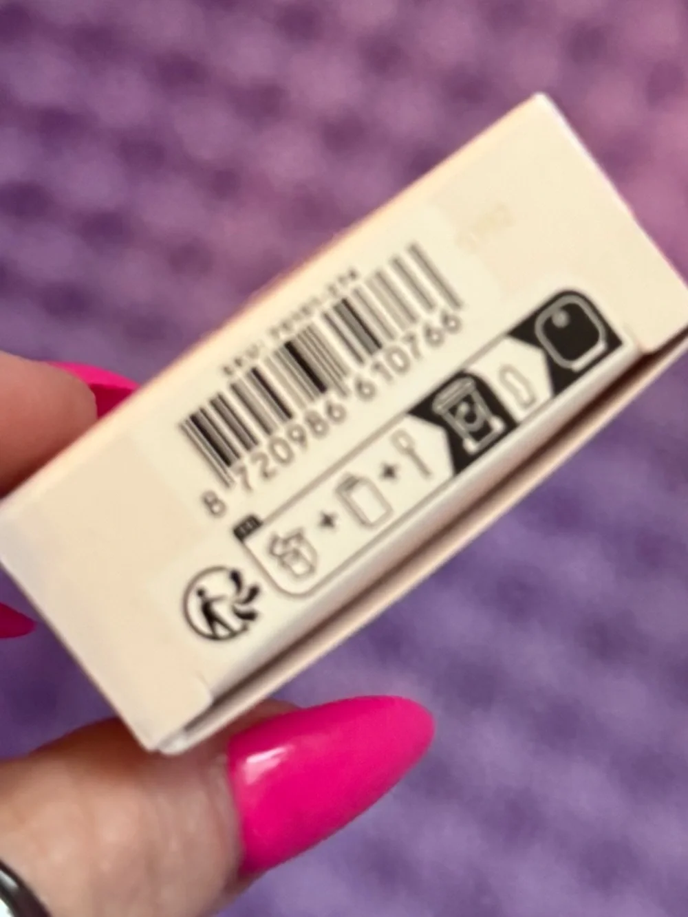 Gisou Honey Infused Hydrating Lip Oil in ‘Glazed Plum’